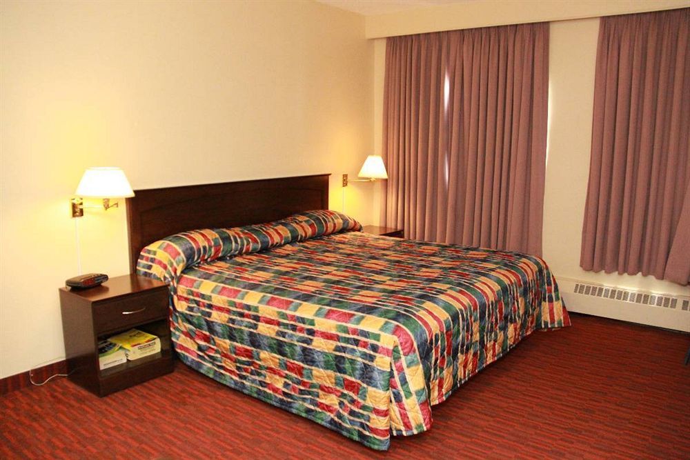 Argyll Plaza Hotel Edmonton Exteriör bild